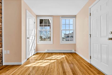 9 Brewer Street New London CT 06320