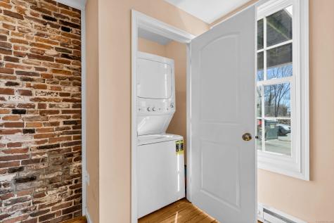 9 Brewer Street New London CT 06320