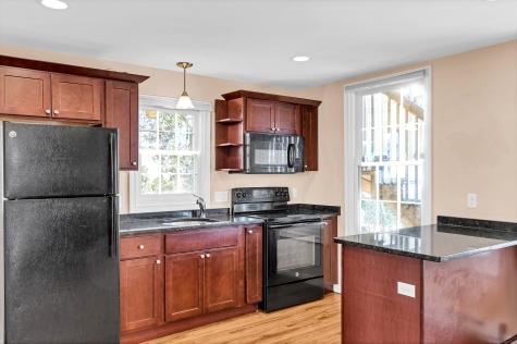 9 Brewer Street New London CT 06320