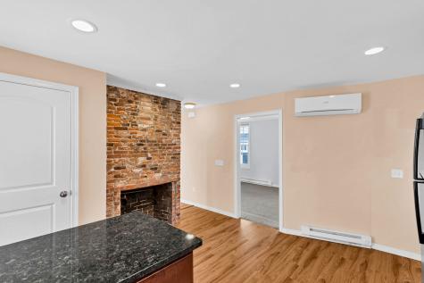 9 Brewer Street New London CT 06320