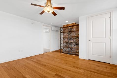 9 Brewer Street New London CT 06320