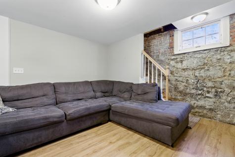 9 Brewer Street New London CT 06320