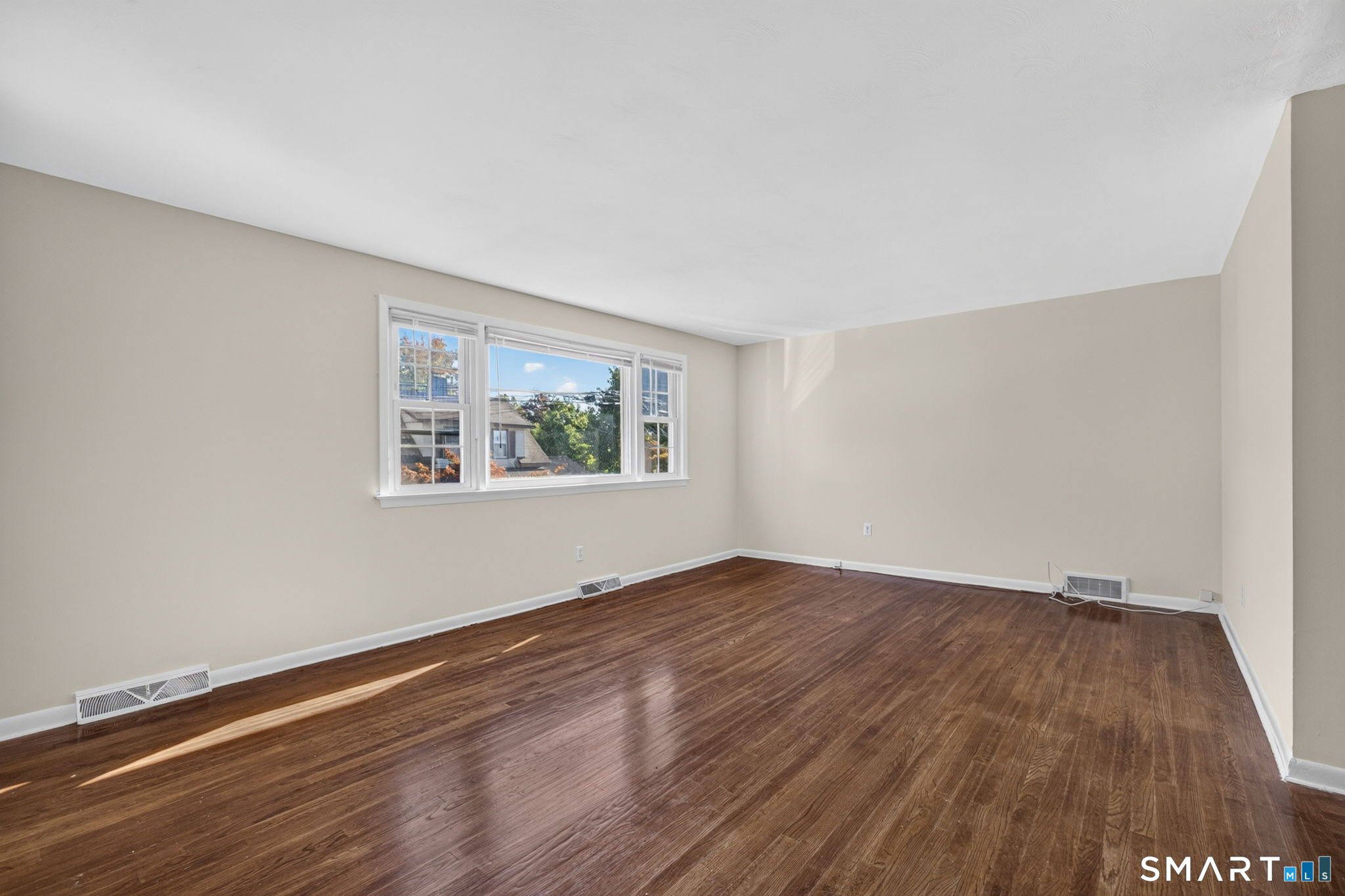 27 Manila Avenue Woodbridge CT 06525