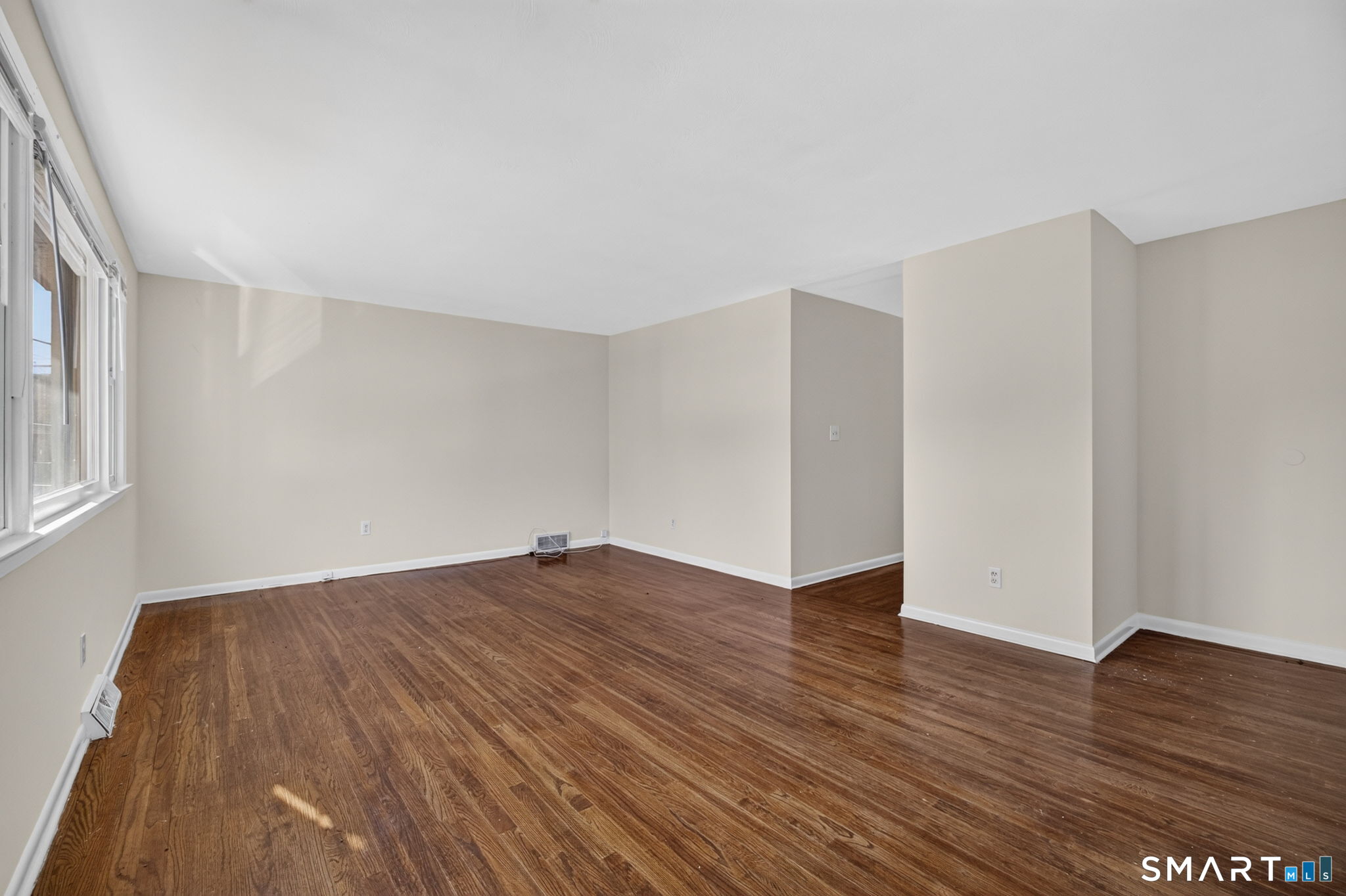 27 Manila Avenue Woodbridge CT 06525