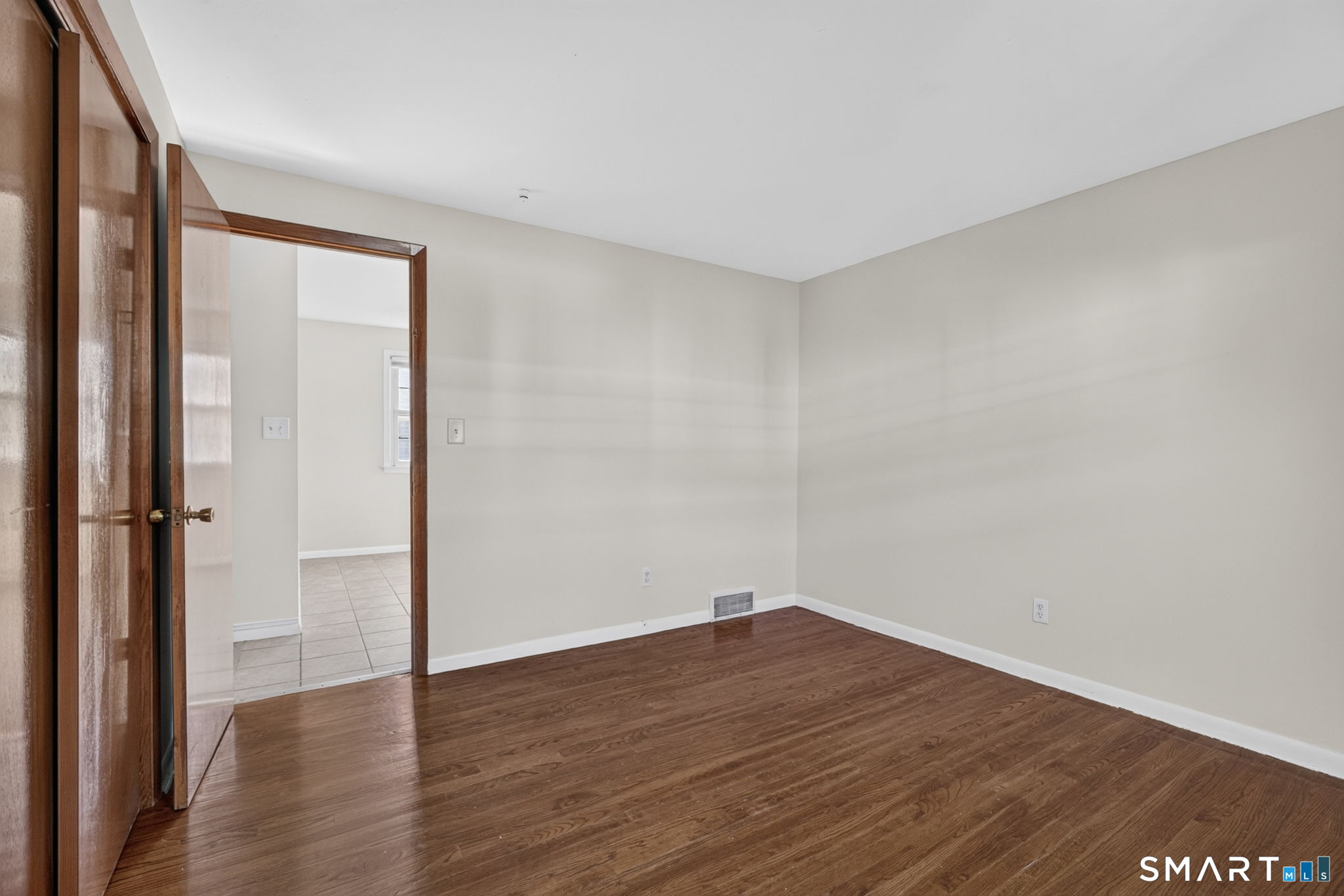 27 Manila Avenue Woodbridge CT 06525