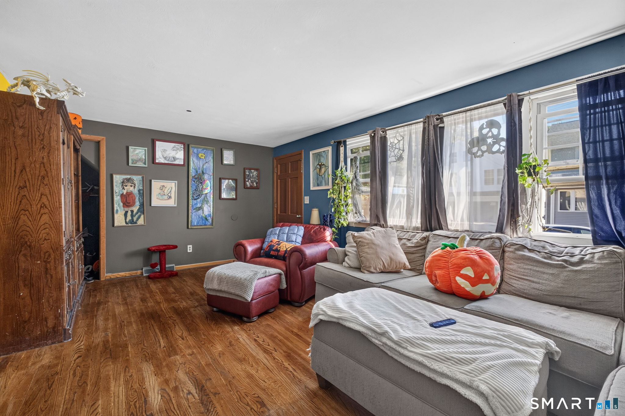 27 Manila Avenue Woodbridge CT 06525