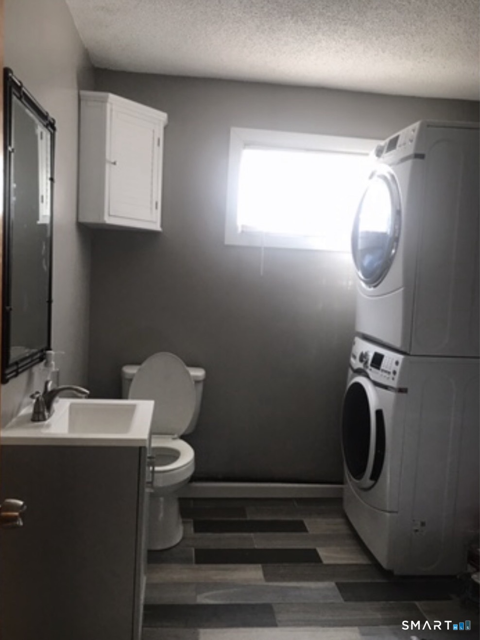 4-6 New Hampshire Dr Drive New Britain CT 06052