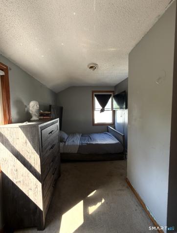 4-6 New Hampshire Dr Drive New Britain CT 06052