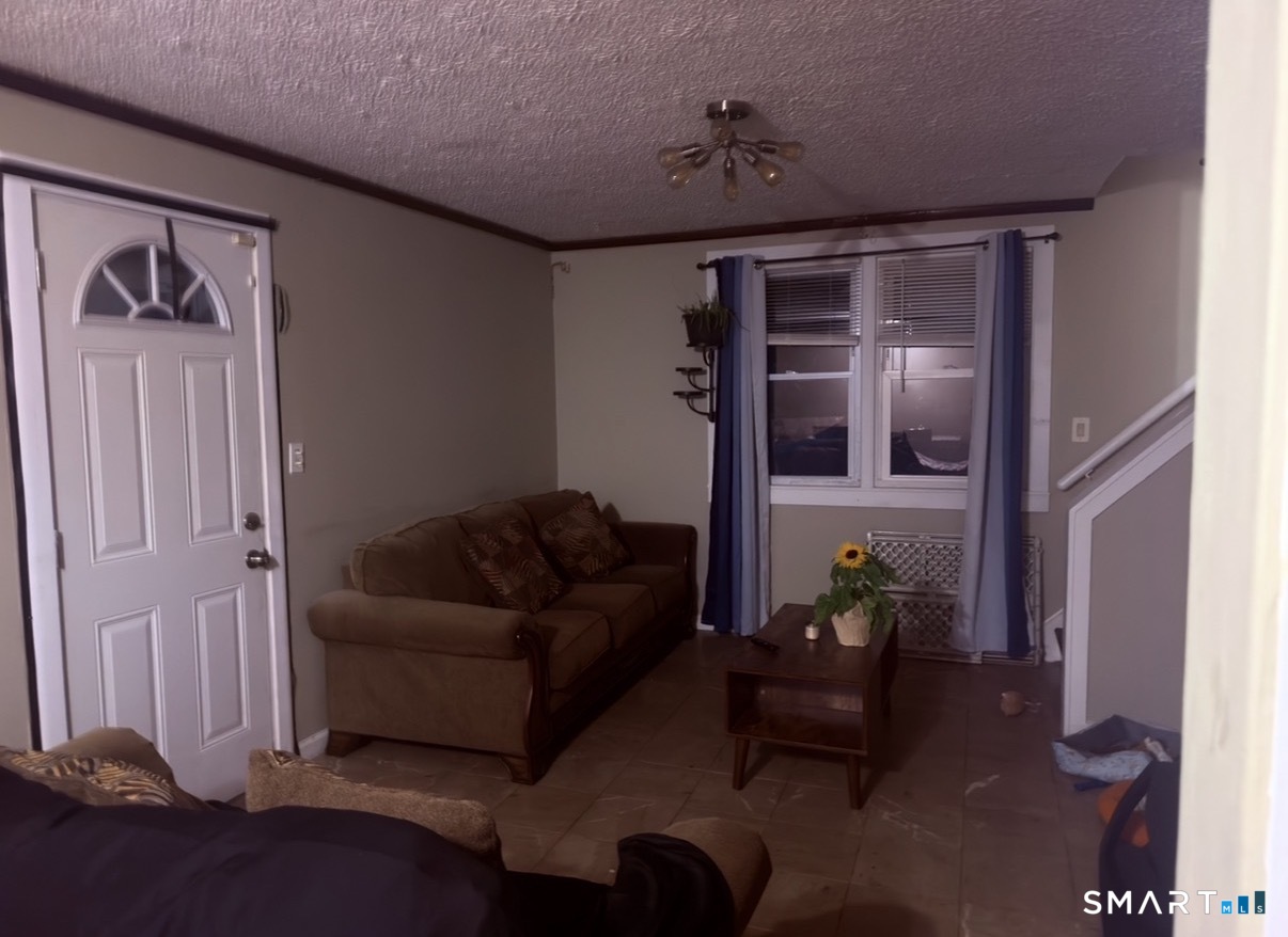 4-6 New Hampshire Dr Drive New Britain CT 06052