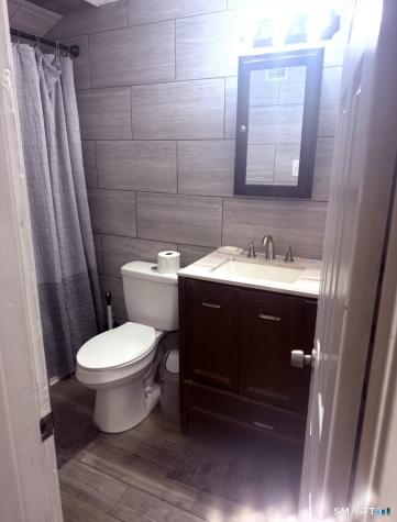 4-6 New Hampshire Dr Drive New Britain CT 06052