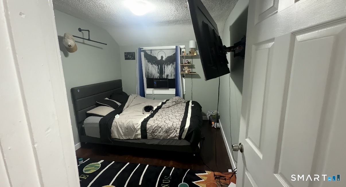 4-6 New Hampshire Dr Drive New Britain CT 06052