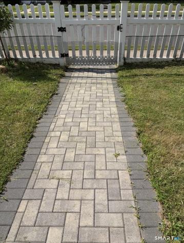 4-6 New Hampshire Dr Drive New Britain CT 06052