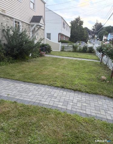 4-6 New Hampshire Dr Drive New Britain CT 06052