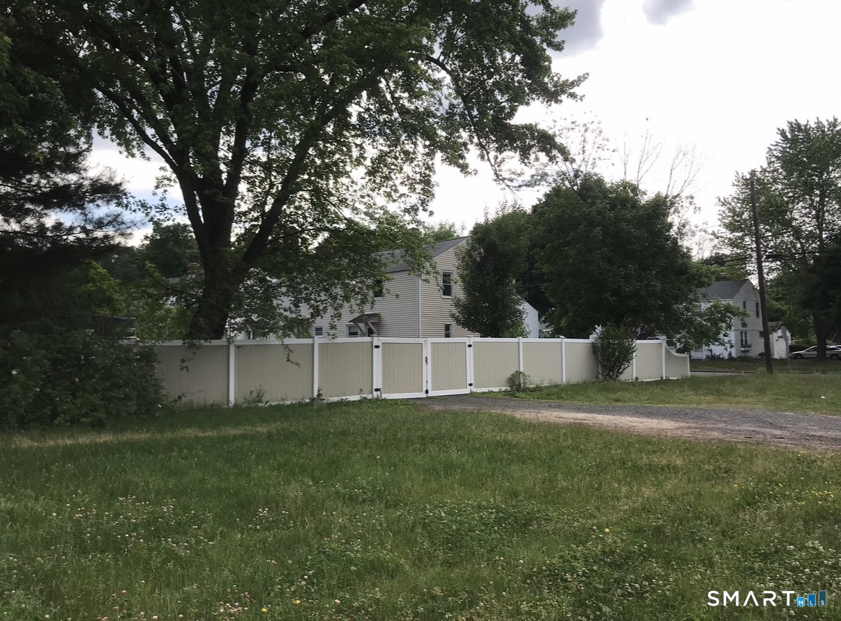4-6 New Hampshire Dr Drive New Britain CT 06052