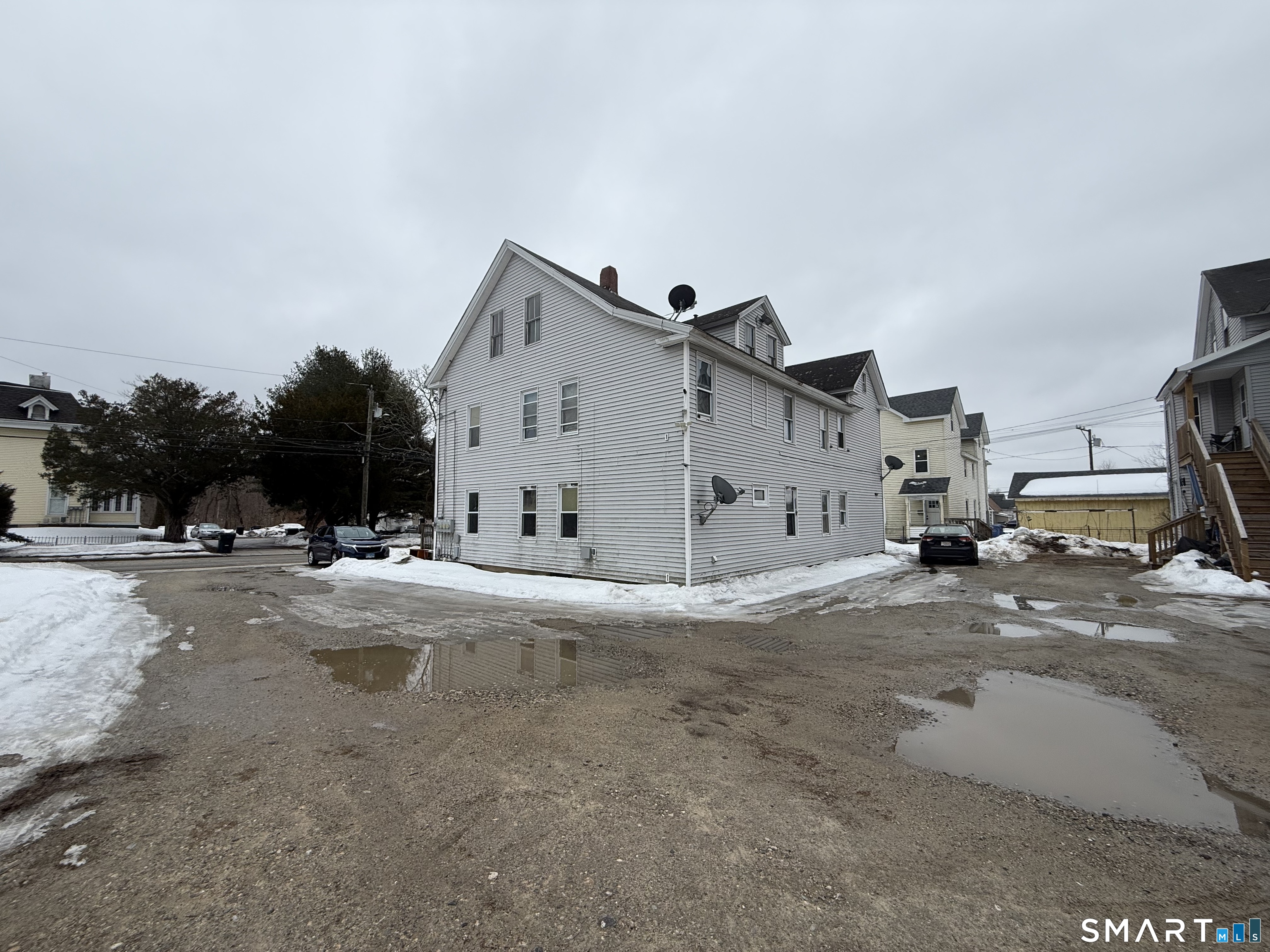 330-342 Church Street Putnam CT 06260