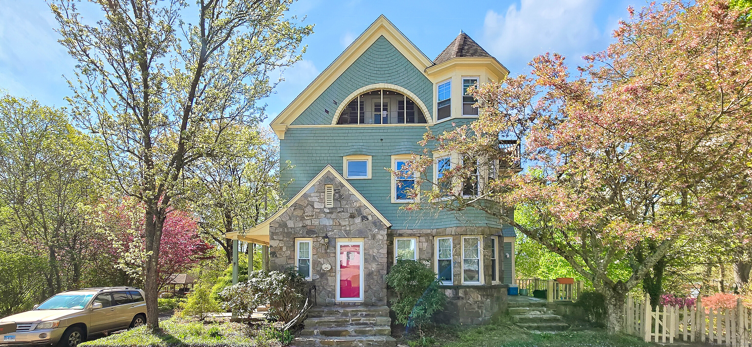 40 Maple Grove Avenue Norwich CT 06360