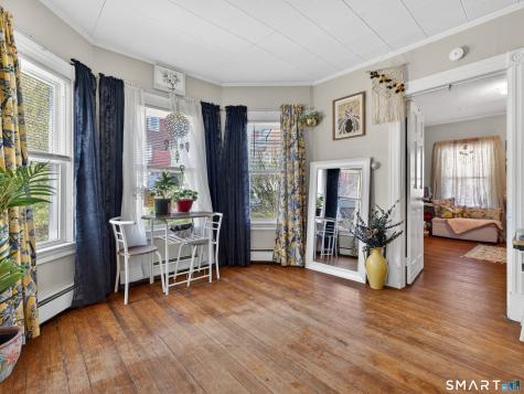 13 Alger Street New London CT 06320
