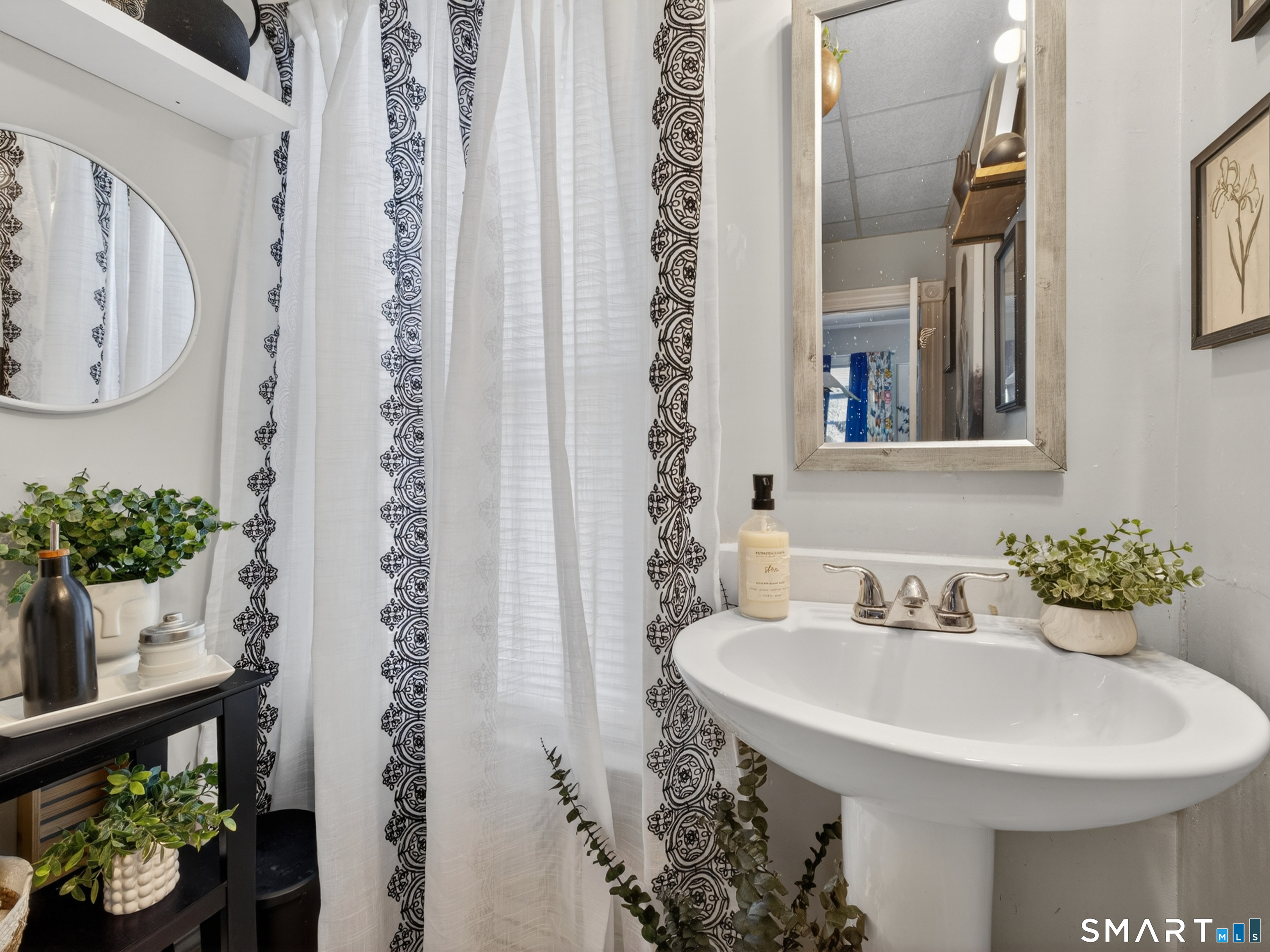 13 Alger Street New London CT 06320