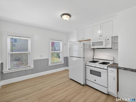 13 Alger Street New London CT 06320