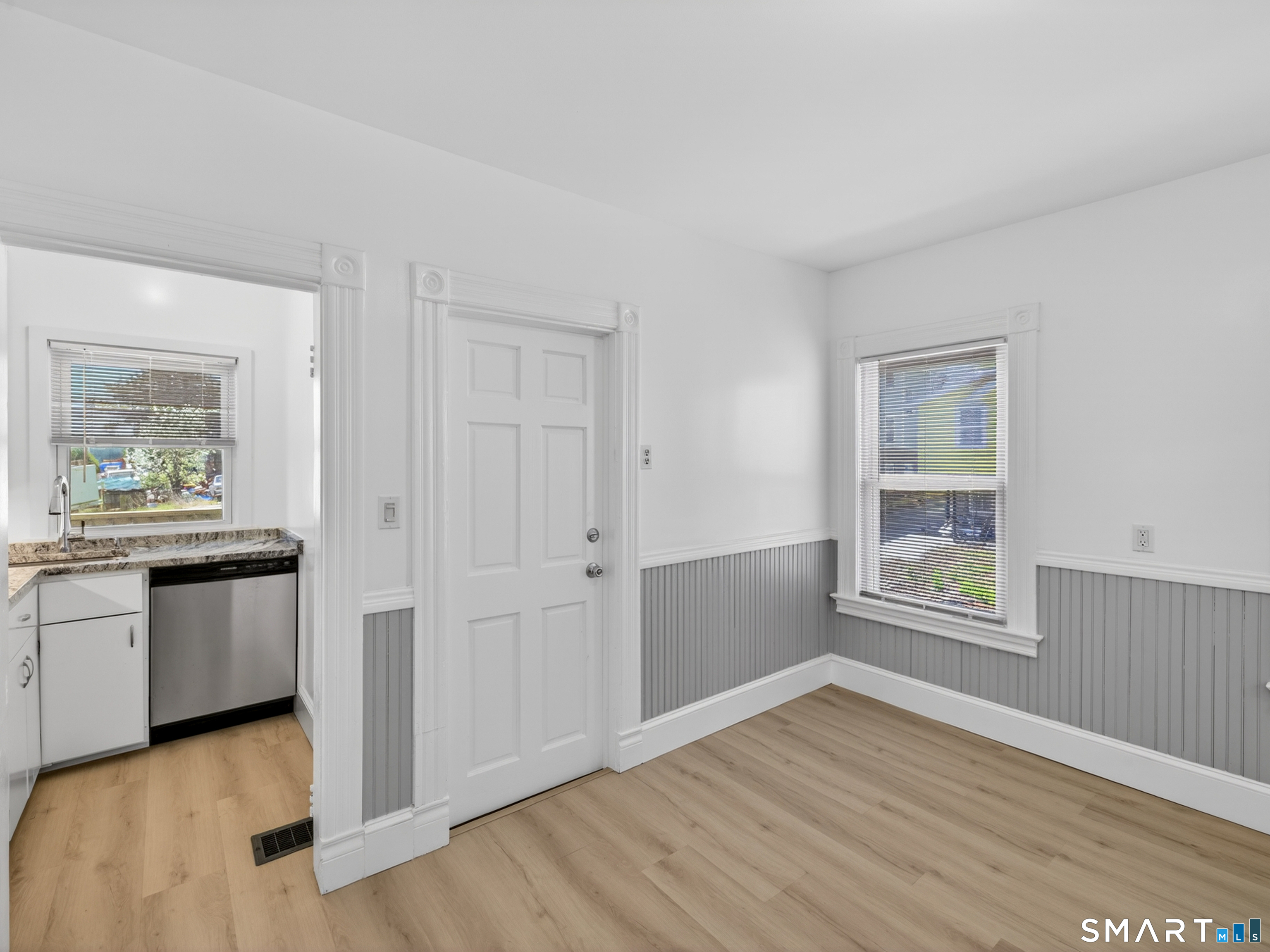 13 Alger Street New London CT 06320