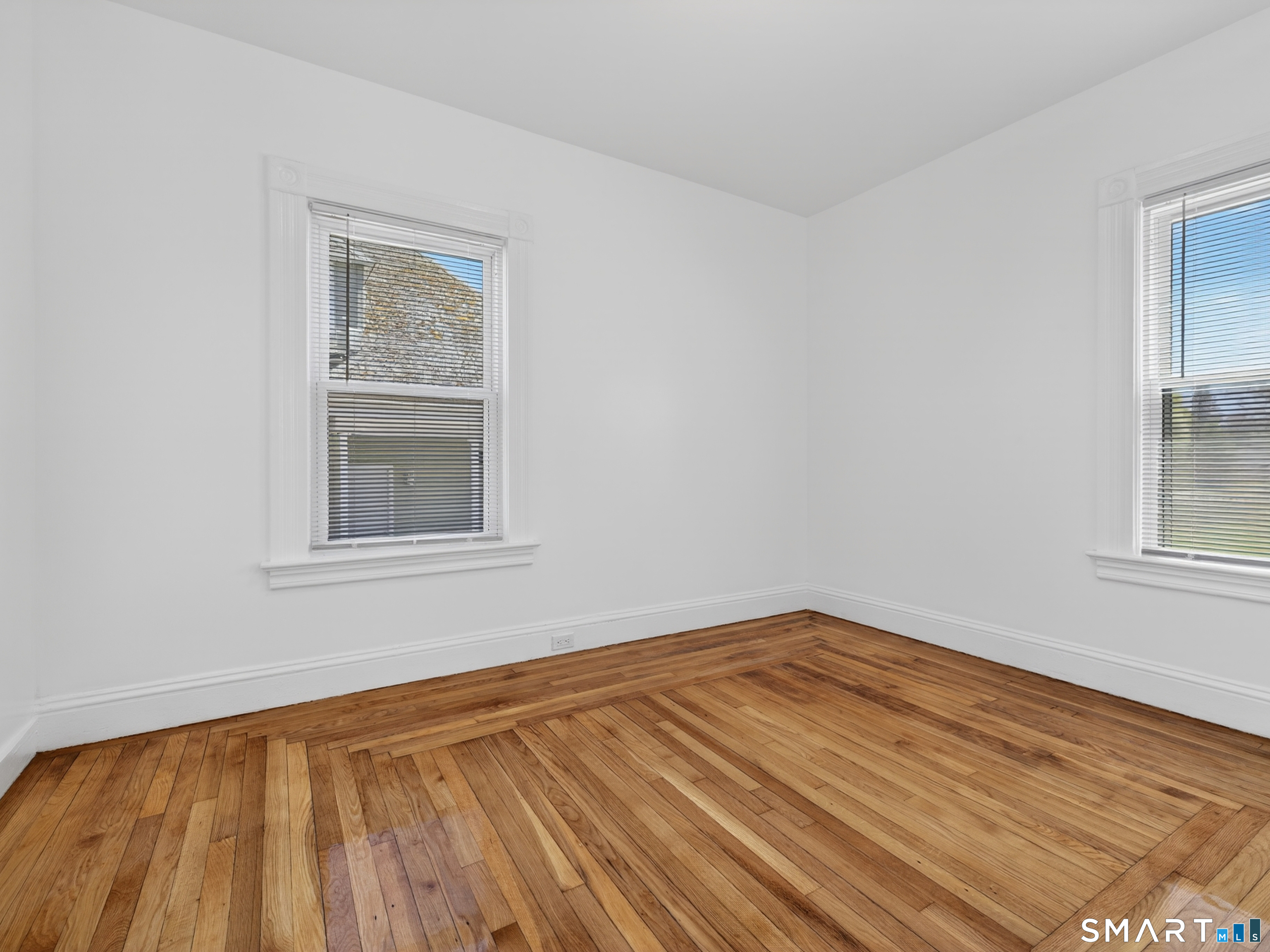 13 Alger Street New London CT 06320