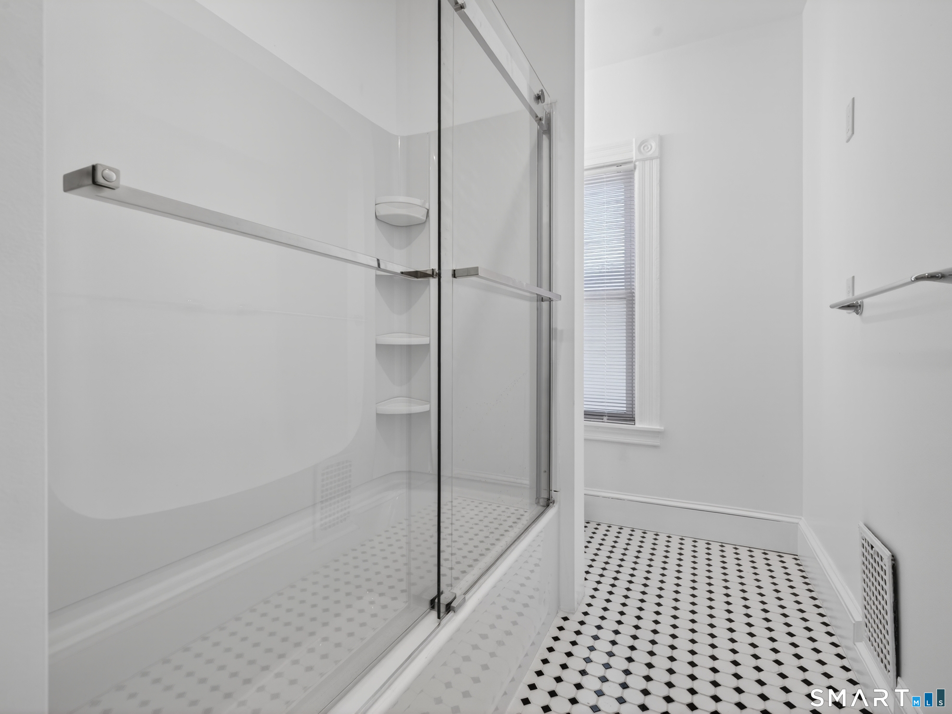 13 Alger Street New London CT 06320
