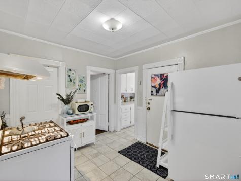 13 Alger Street New London CT 06320