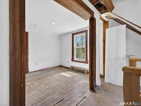 13 Alger Street New London CT 06320