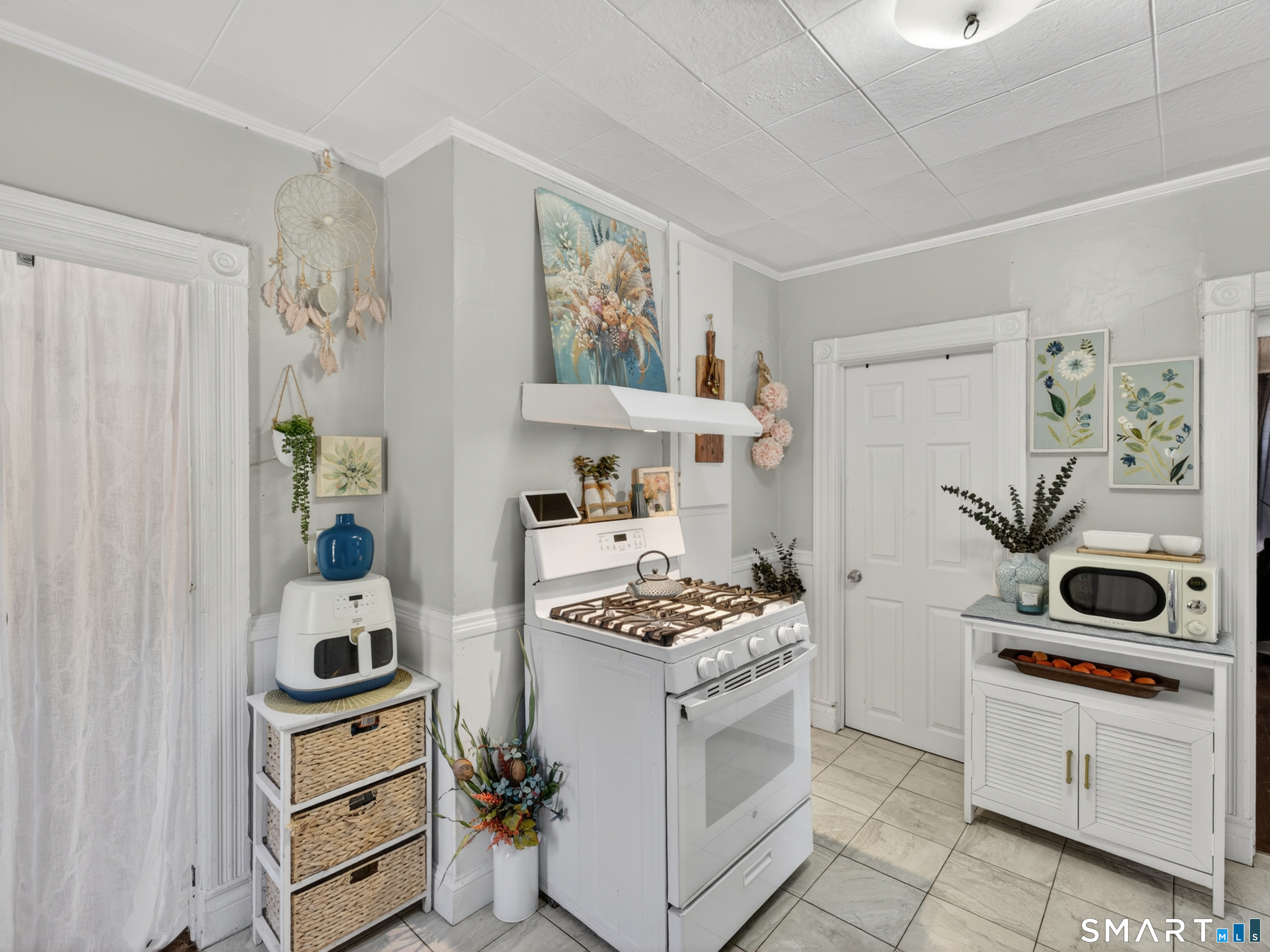13 Alger Street New London CT 06320