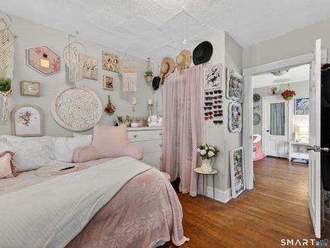 13 Alger Street New London CT 06320