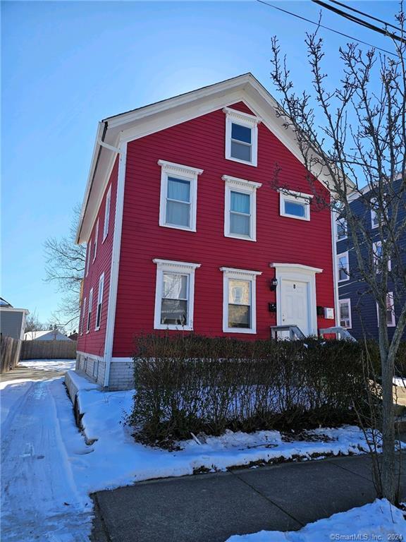 8 Home Street New London CT 06320