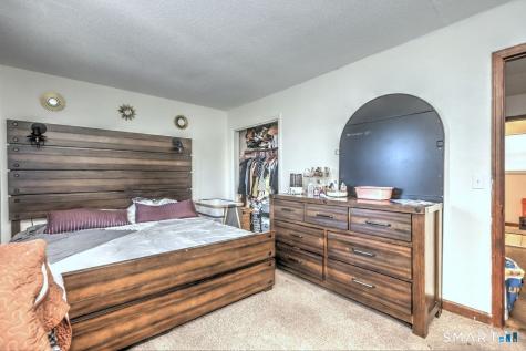 4 Oak Street Derby CT 06418