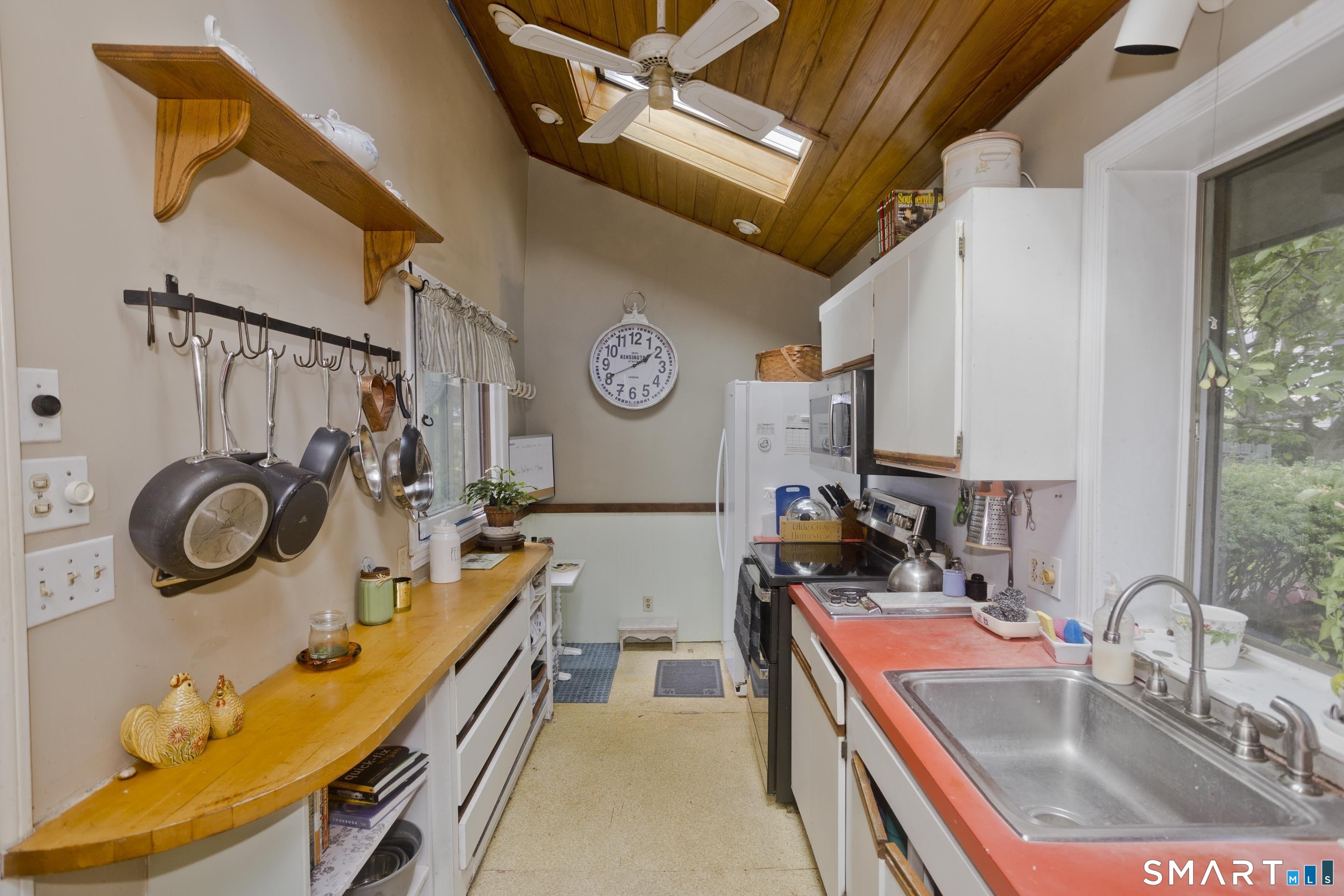 371 Lakeview Drive Suffield CT 06093