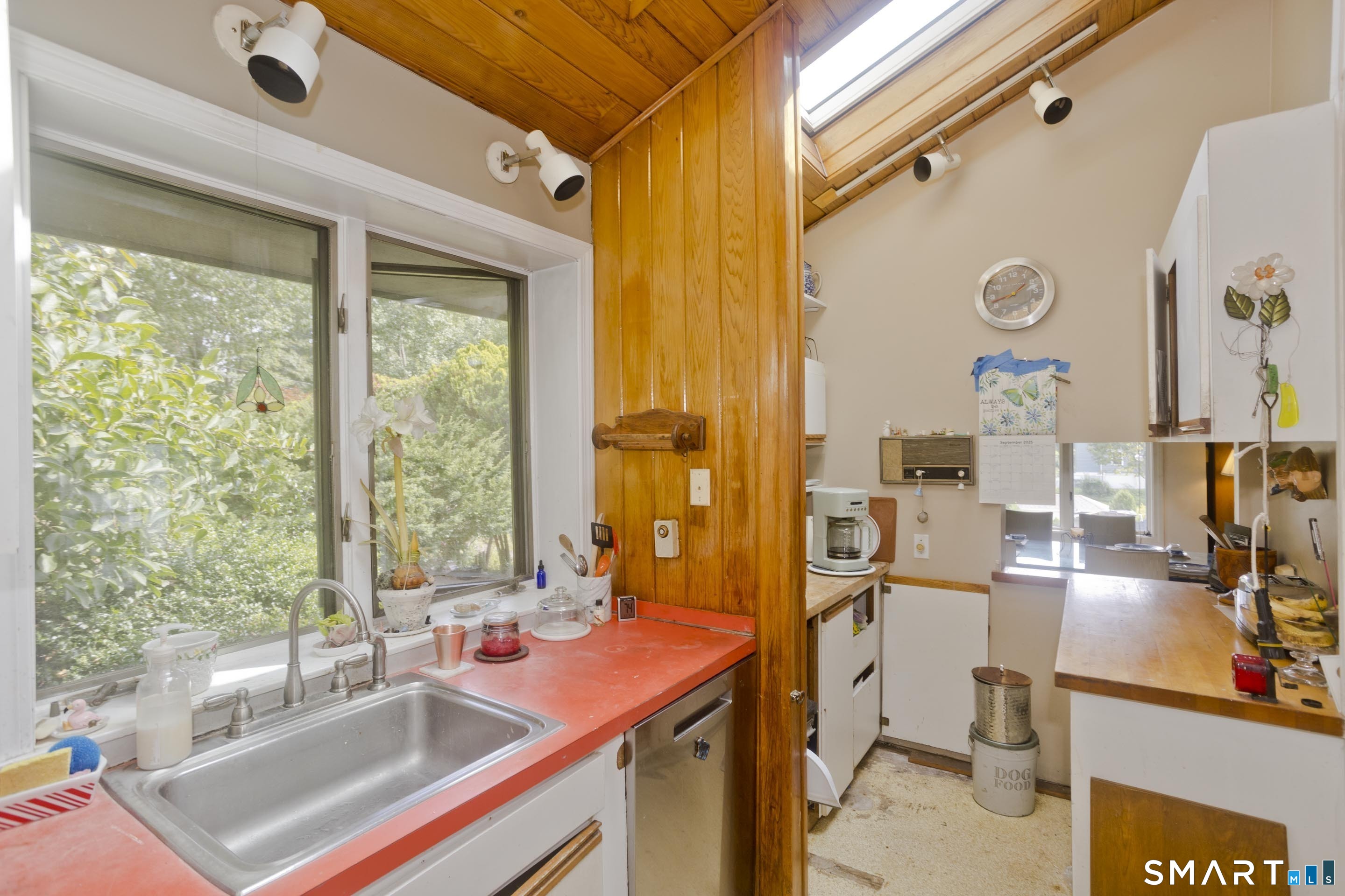 371 Lakeview Drive Suffield CT 06093