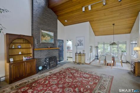 371 Lakeview Drive Suffield CT 06093