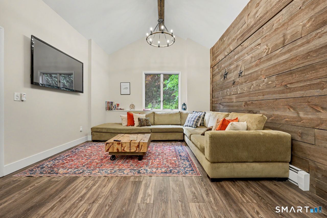 20 Mcnulty Drive New Milford CT 06776