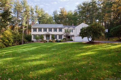 4 The Mews Simsbury CT 06070