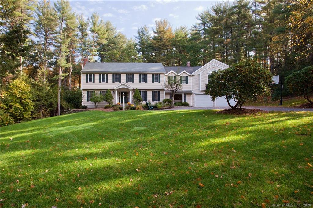 4 The Mews Simsbury CT 06070