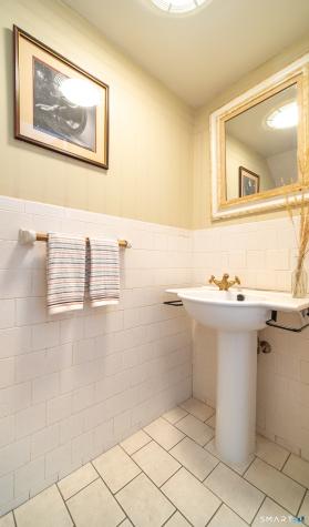 185 Broadway Street Norwich CT 06360