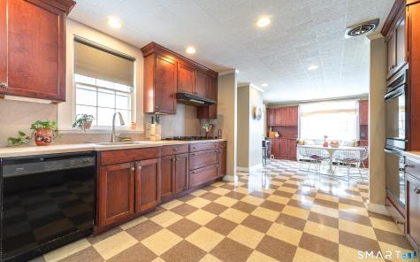 185 Broadway Street Norwich CT 06360