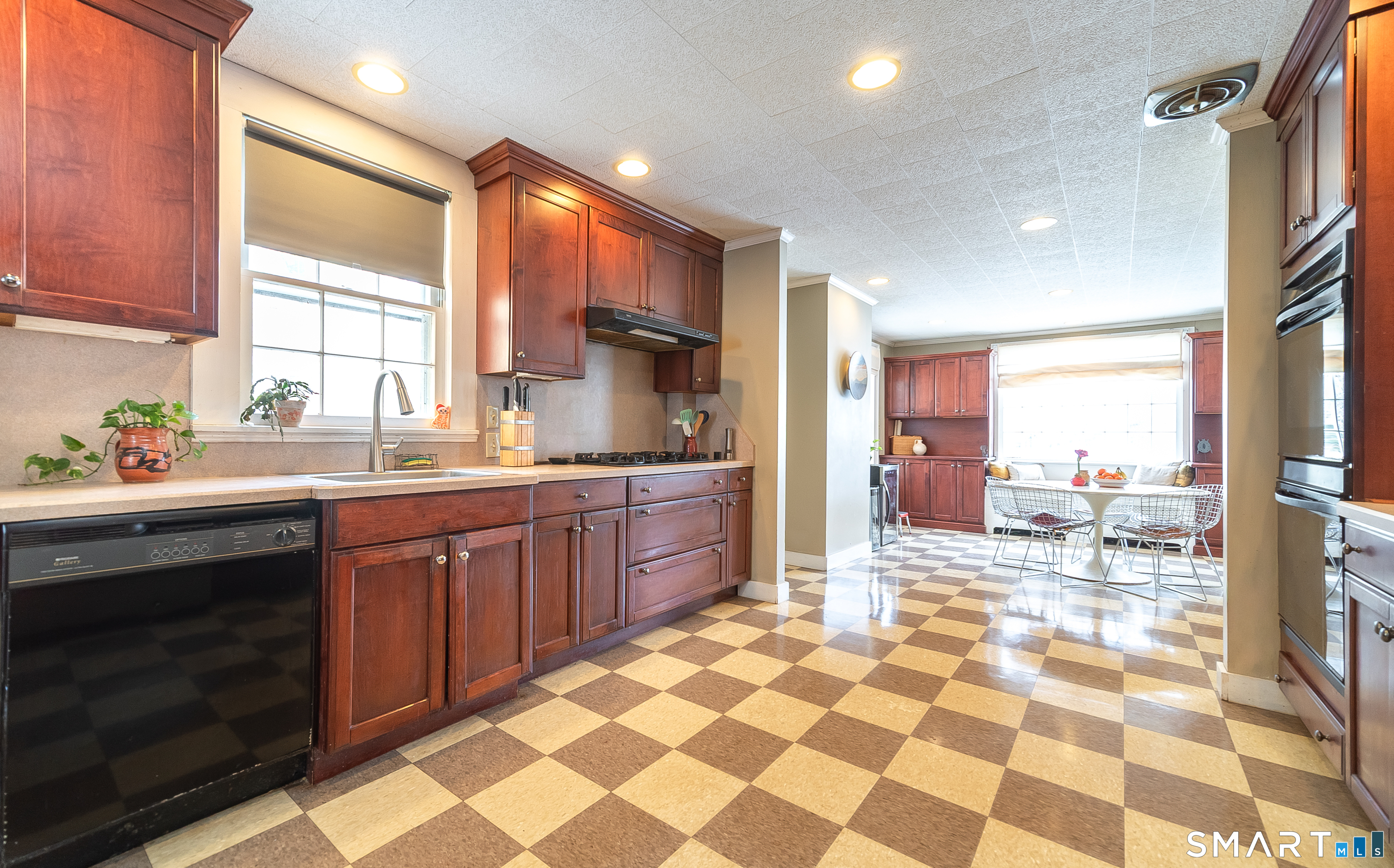 185 Broadway Street Norwich CT 06360