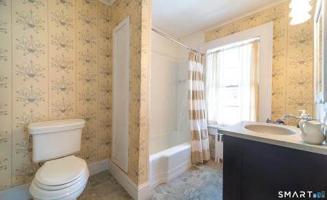 185 Broadway Street Norwich CT 06360