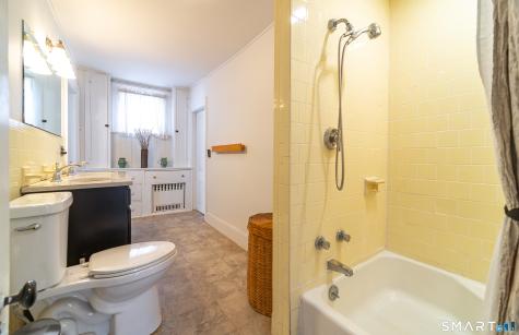 185 Broadway Street Norwich CT 06360