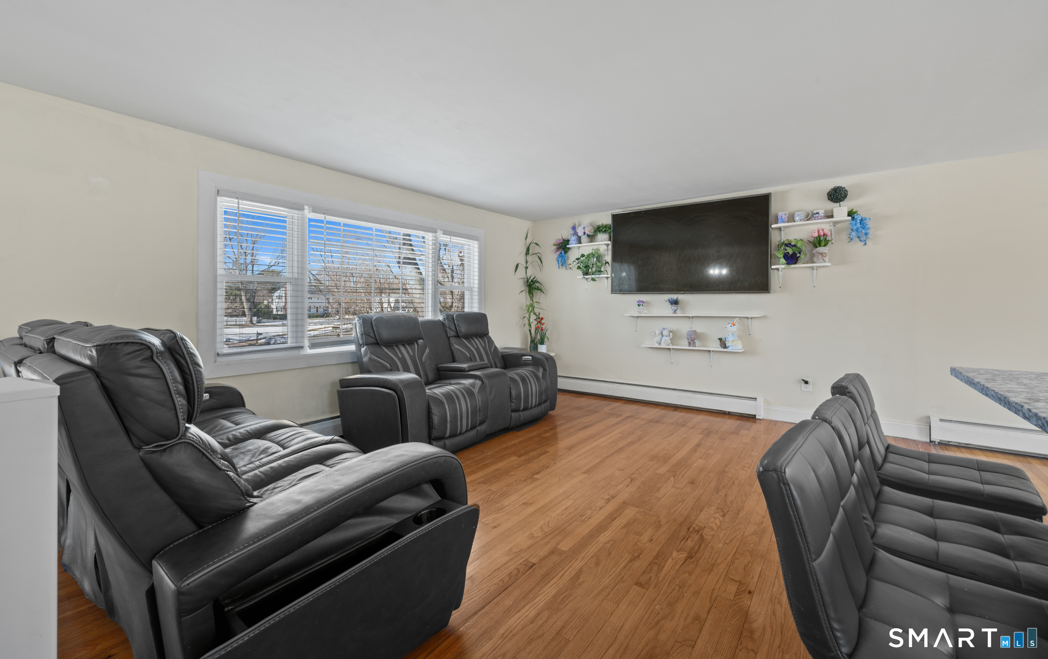 18 Crestwood Trail East Hartford CT 06118
