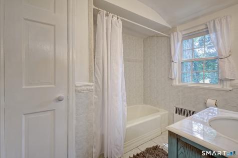 236 Ridgewood Road West Hartford CT 06107