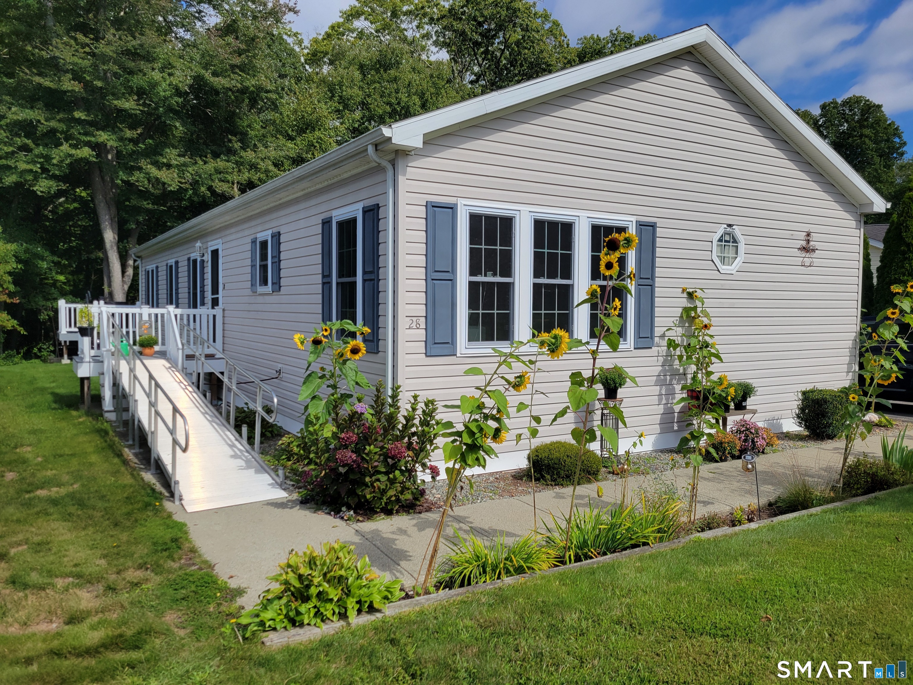 28 Cliff Road Ledyard CT 06339