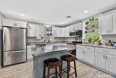 745 Montauk Avenue New London CT 06320
