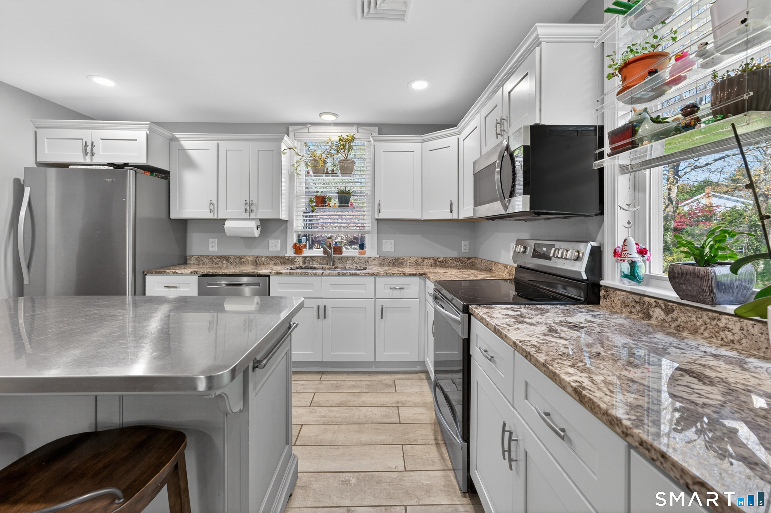 745 Montauk Avenue New London CT 06320