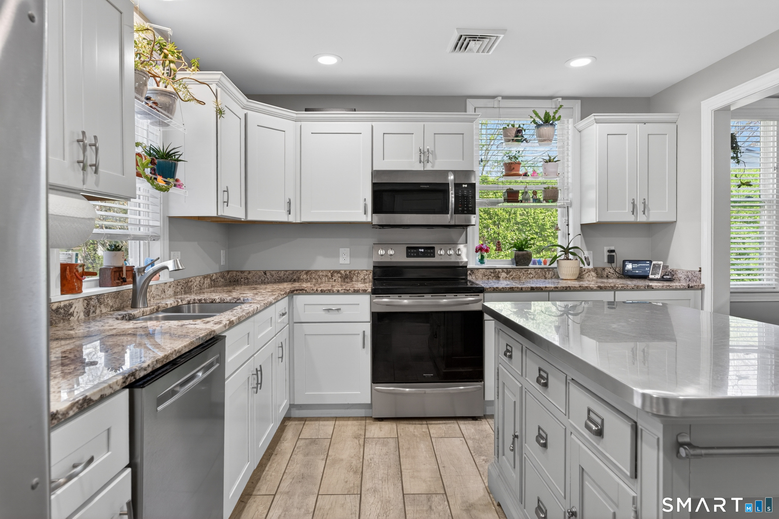 745 Montauk Avenue New London CT 06320