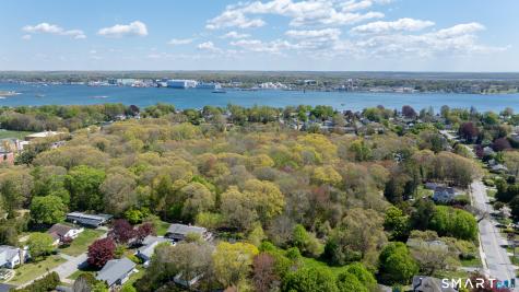 745 Montauk Avenue New London CT 06320